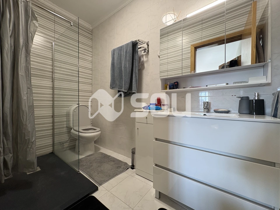 Apartamento T4 para Venda em São Mamede de Infesta e Senhora da Hora Foto 13