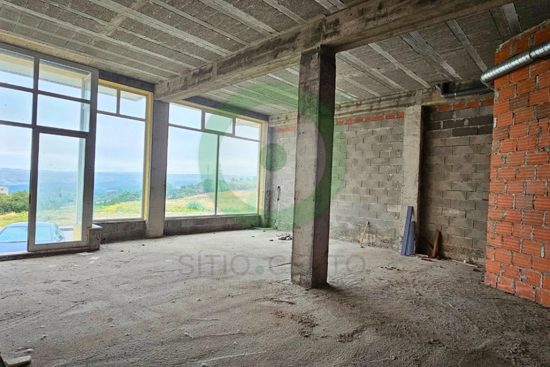 Loja para Venda em Valpaços e Sanfins Foto 4