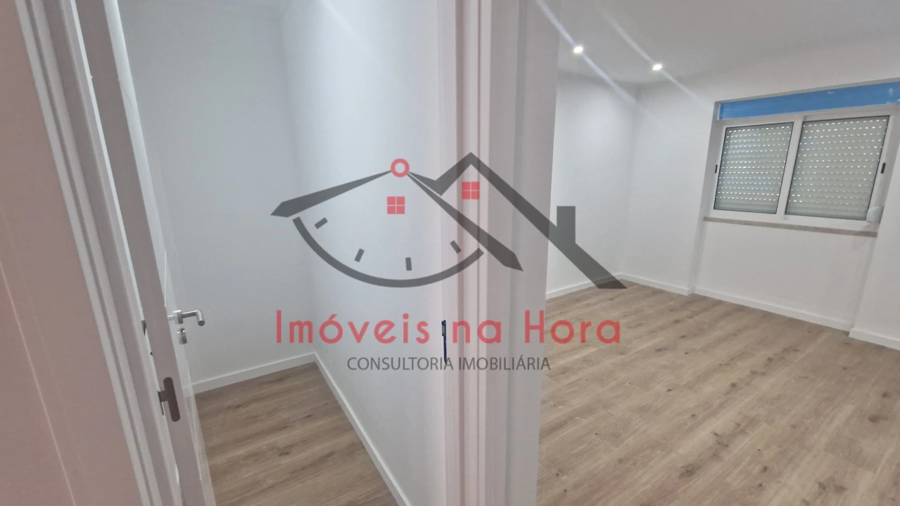 Apartamento T2 para Venda em Venteira Foto 5