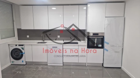 Apartamento T2 para Venda em Venteira