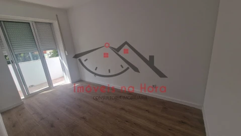 Apartamento T2 para Venda em Venteira