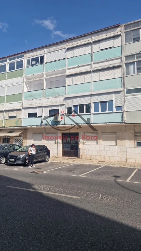 Apartamento T2 para Venda em Venteira