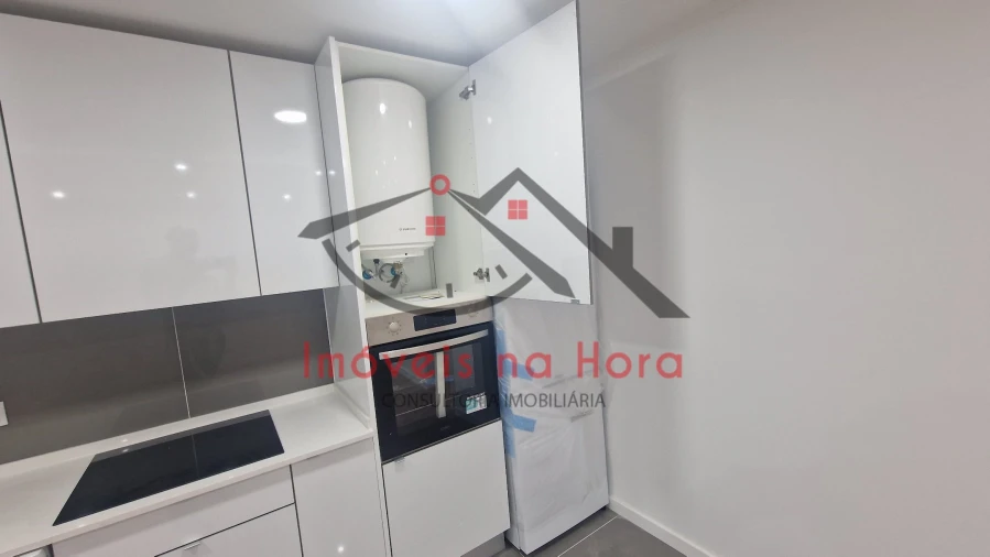 Apartamento T2 para Venda em Venteira Foto 4