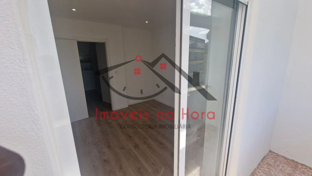 Apartamento T2 para Venda em Venteira Foto 13