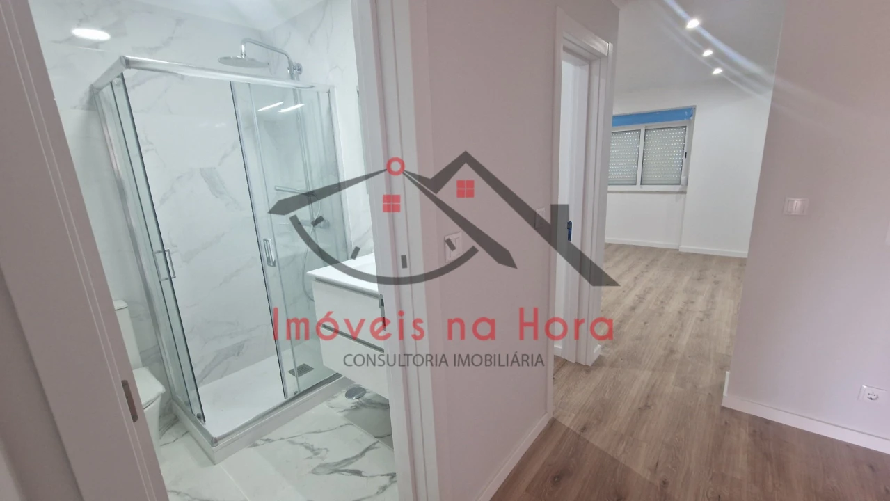 Apartamento T2 para Venda em Venteira Foto 6