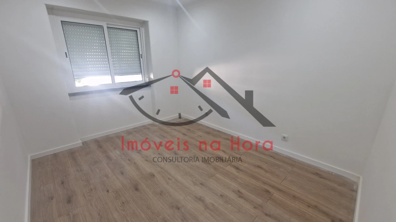 Apartamento T3 para Venda em Venteira Foto 14