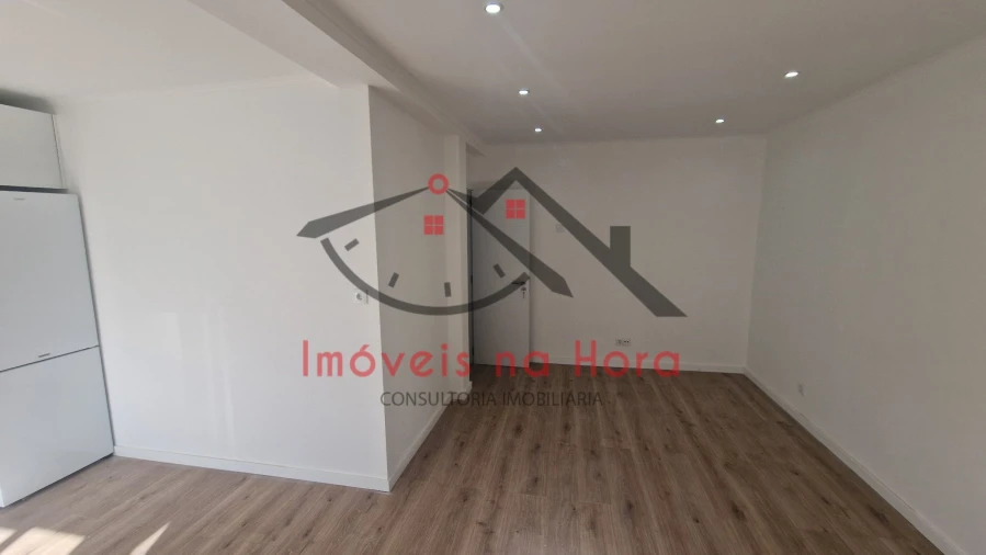 Apartamento T3 para Venda em Venteira Foto 8