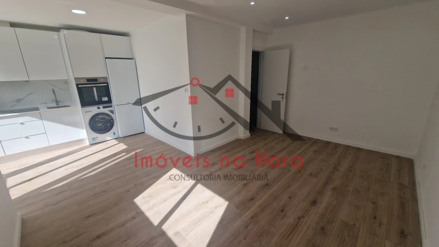 Apartamento T3 para Venda em Venteira Foto 9