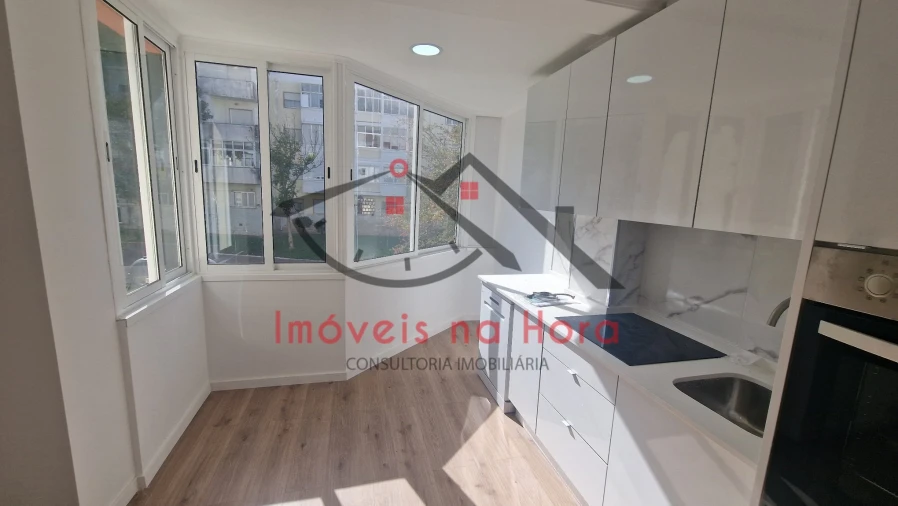 Apartamento T3 para Venda em Venteira Foto 4