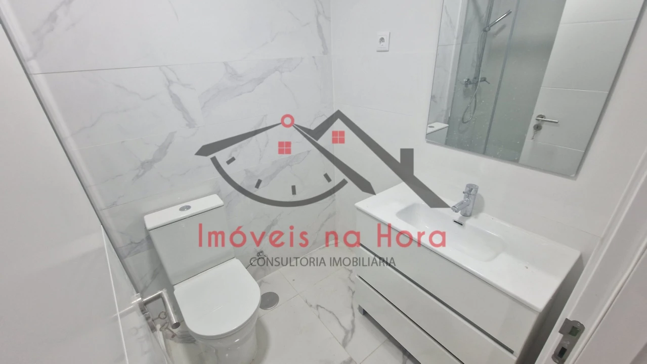 Apartamento T3 para Venda em Venteira Foto 11