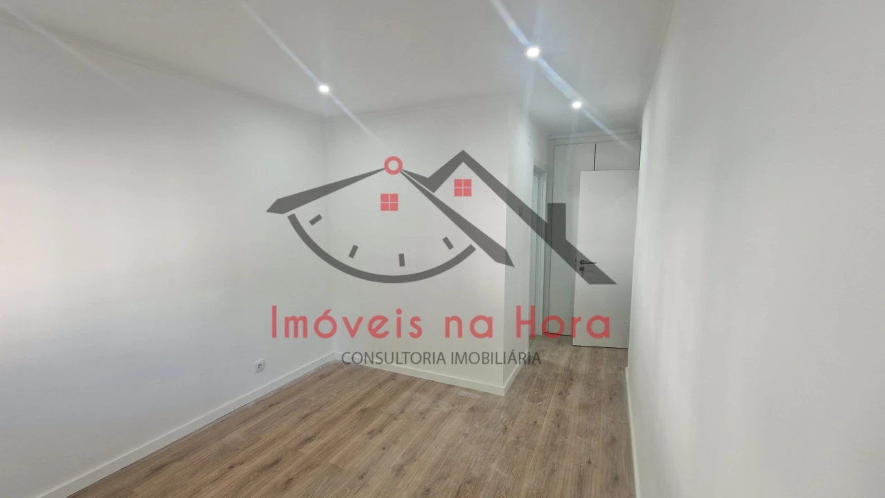 Apartamento T3 para Venda em Venteira Foto 17