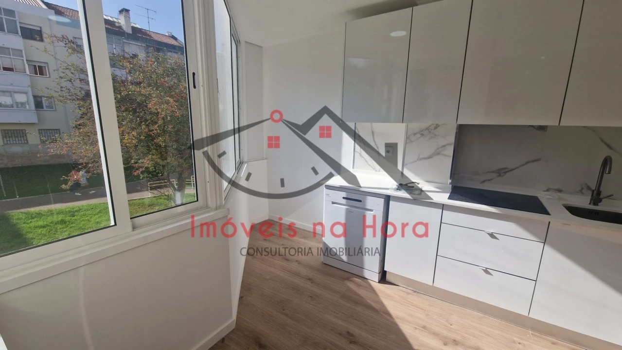 Apartamento T3 para Venda em Venteira Foto 2