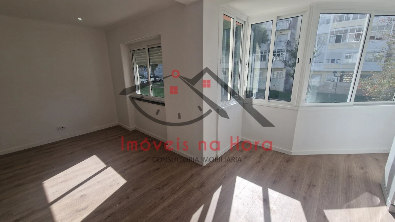 Apartamento T3 para Venda em Venteira Foto 7