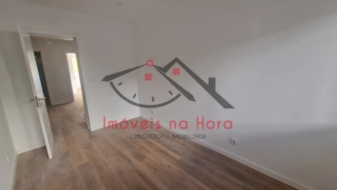 Apartamento T2 para Venda em Falagueira-Venda Nova