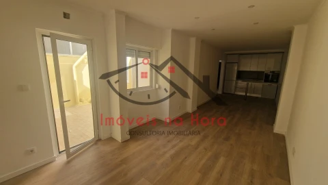 Apartamento T2 para Venda em Falagueira-Venda Nova