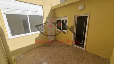 Apartamento T2 para Venda em Falagueira-Venda Nova