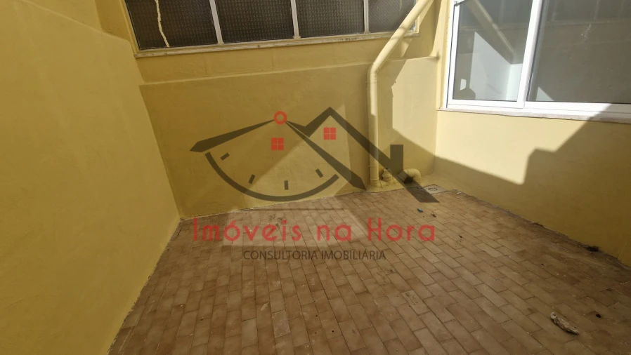 Apartamento T2 para Venda em Falagueira-Venda Nova Foto 19