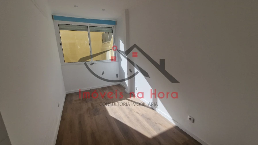 Apartamento T2 para Venda em Falagueira-Venda Nova Foto 7
