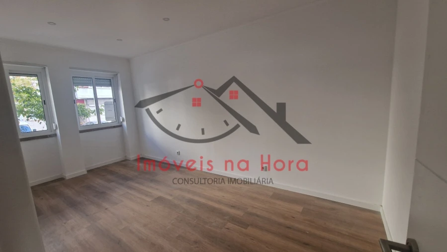 Apartamento T2 para Venda em Falagueira-Venda Nova Foto 15