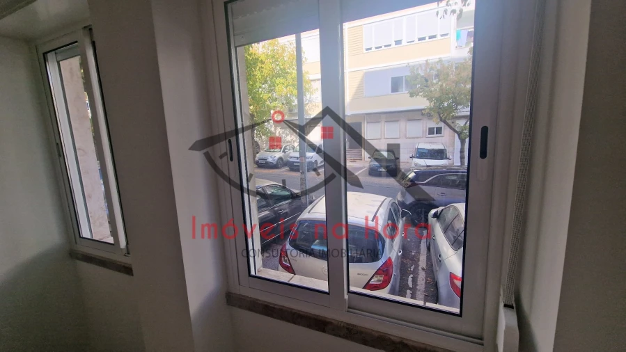 Apartamento T2 para Venda em Falagueira-Venda Nova Foto 14