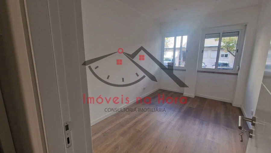 Apartamento T2 para Venda em Falagueira-Venda Nova Foto 10