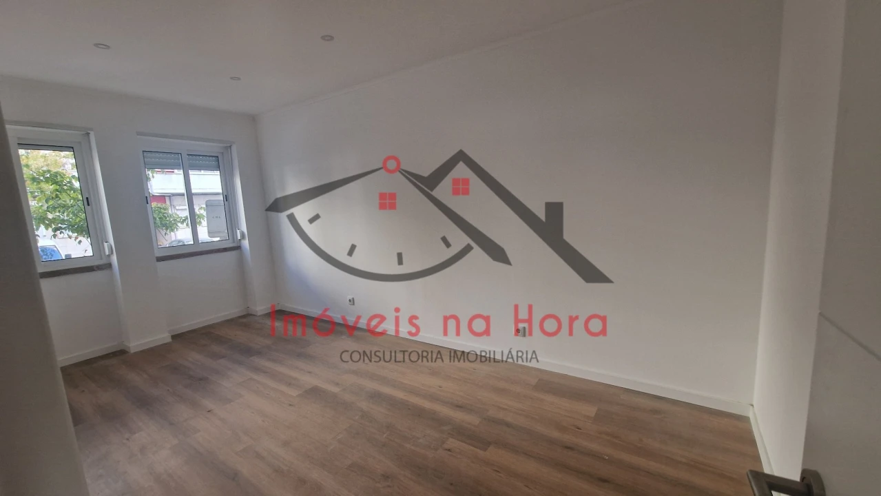 Apartamento T2 para Venda em Falagueira-Venda Nova Foto 15