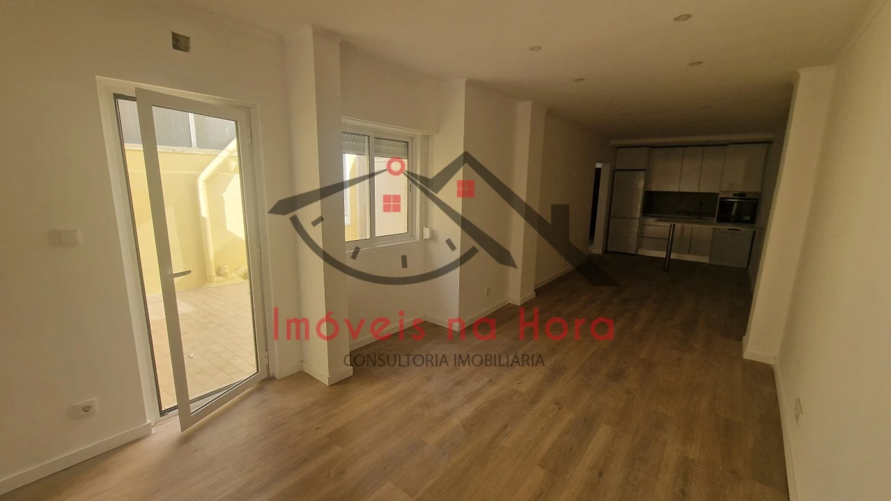 Apartamento T2 para Venda em Falagueira-Venda Nova Foto 17