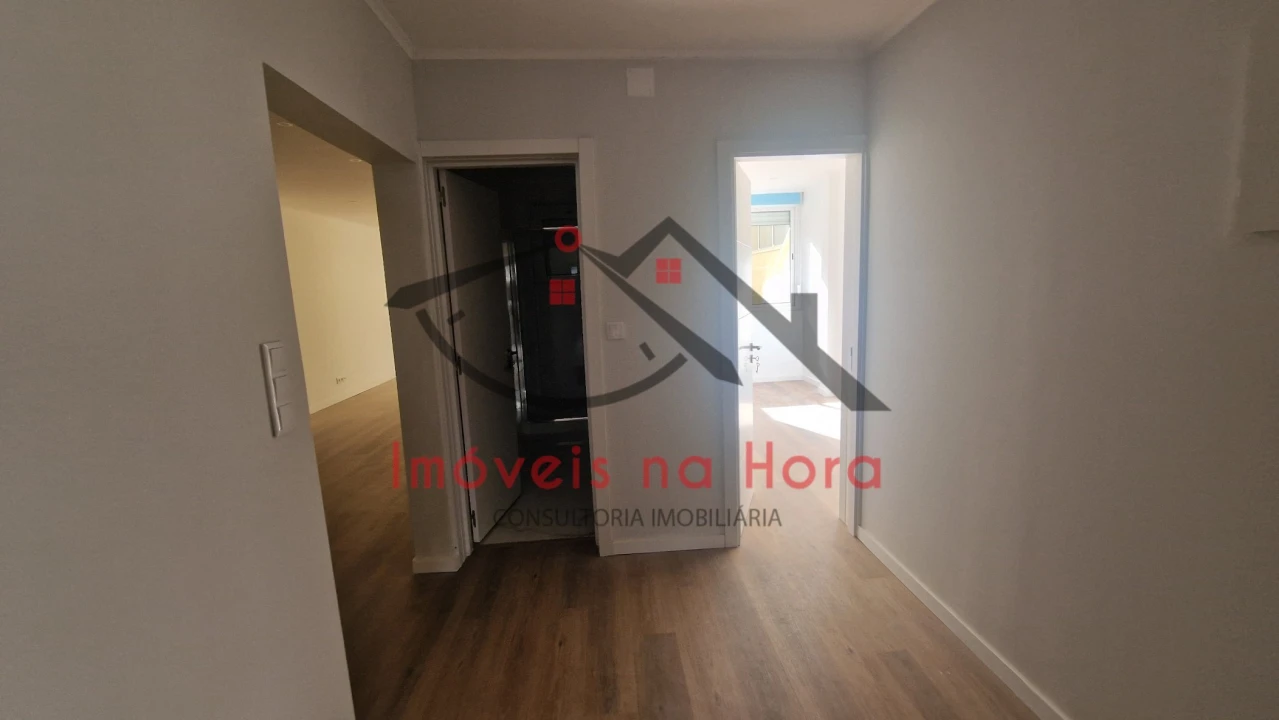 Apartamento T2 para Venda em Falagueira-Venda Nova Foto 9