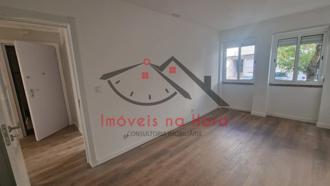 Apartamento T2 para Venda em Falagueira-Venda Nova Foto 16