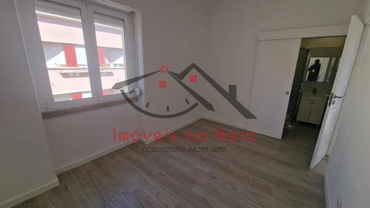 Apartamento T2 para Venda em Mina de Água Foto 2
