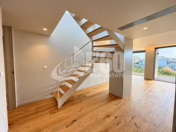 Apartamento T3 para Venda em São Felix da Marinha