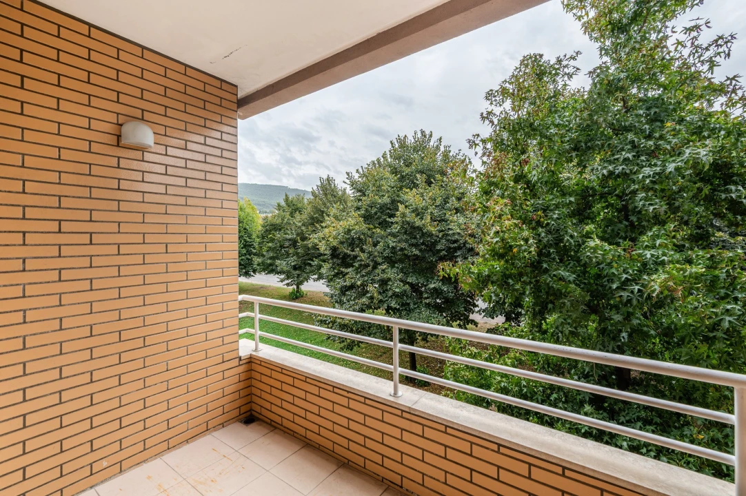 Apartamento T4 para Venda em Nogueira, Fraião e Lamaçães Foto 12