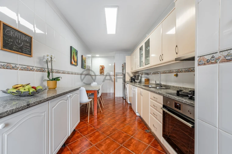 Apartamento T4 para Venda em Nogueira, Fraião e Lamaçães Foto 14