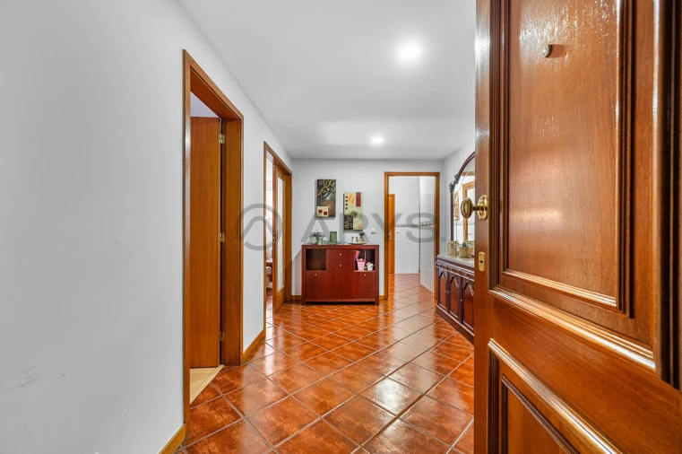 Apartamento T4 para Venda em Nogueira, Fraião e Lamaçães Foto 8