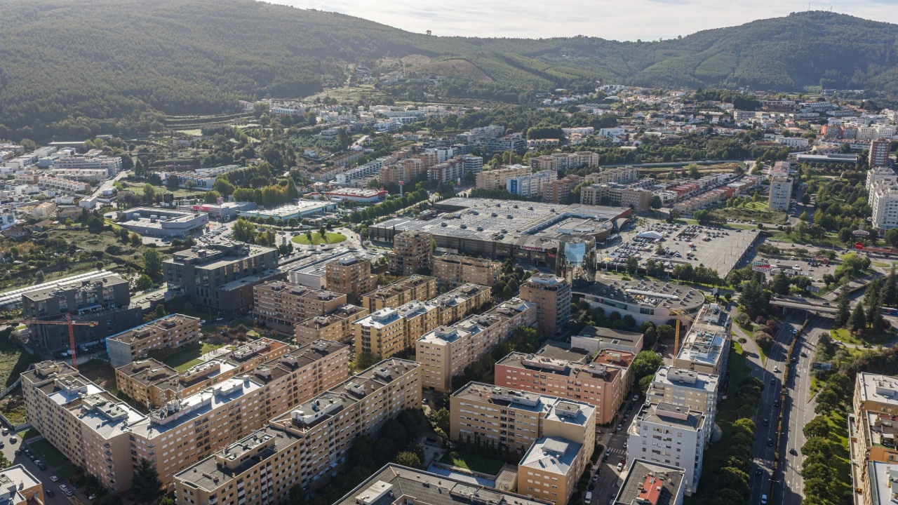 Apartamento T4 para Venda em Nogueira, Fraião e Lamaçães Foto 6