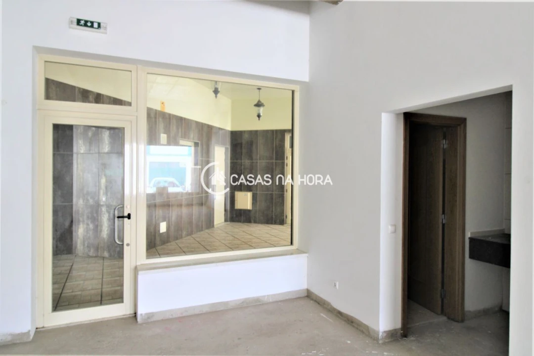 Loja para Venda em Ferragudo Foto 1