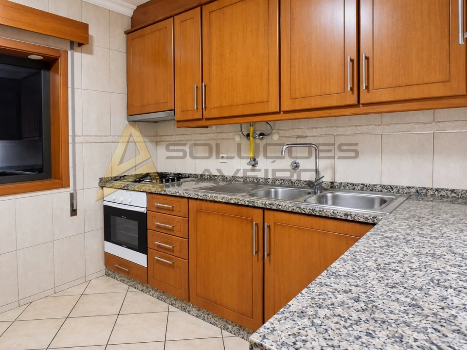 Apartamento T2 para Venda em Recardães e Espinhel Foto 7