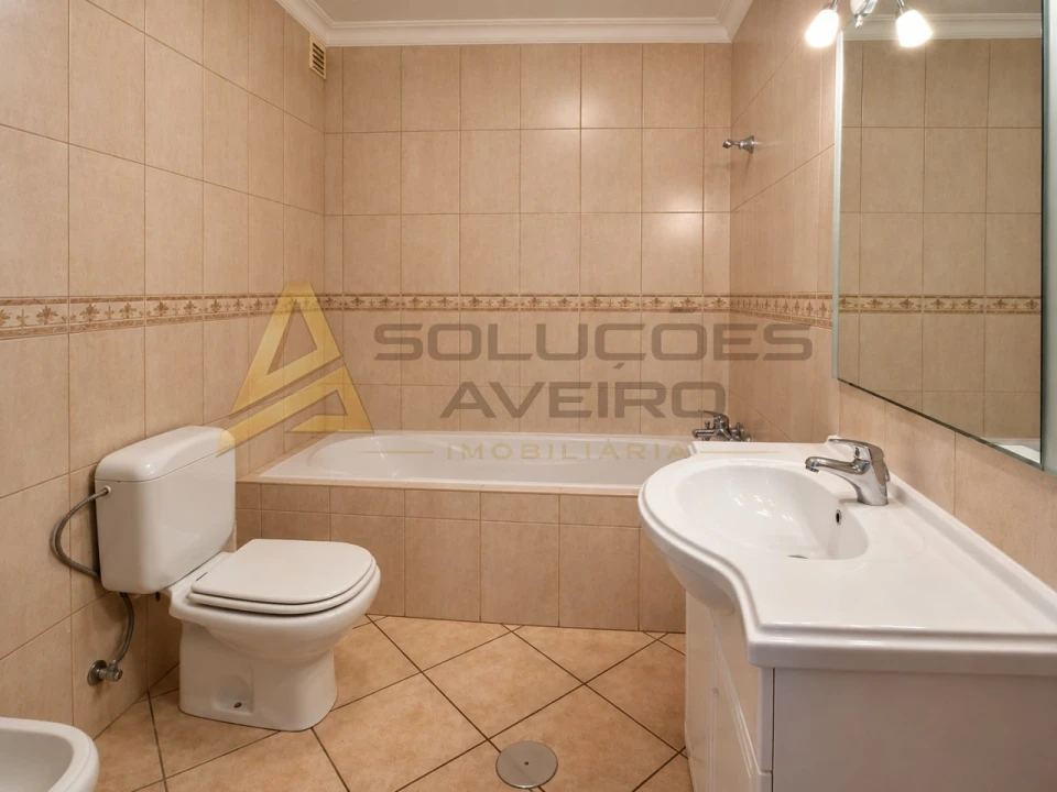 Apartamento T2 para Venda em Recardães e Espinhel Foto 17