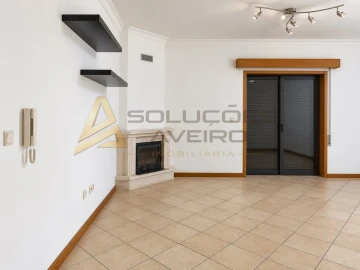 Apartamento T2 para Venda em Recardães e Espinhel