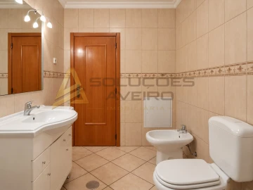 Apartamento T2 para Venda em Recardães e Espinhel