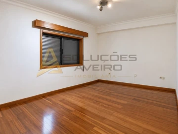 Apartamento T2 para Venda em Recardães e Espinhel