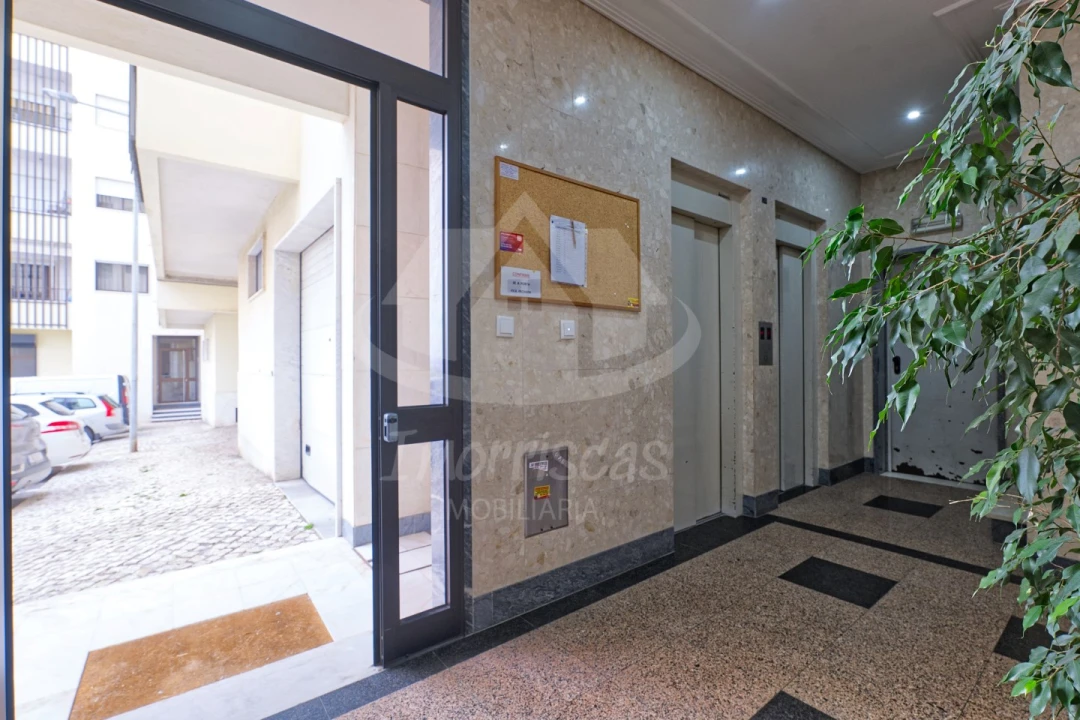 Apartamento T3 para Venda em Santa Iria de Azoia, São João da Talha e Bobadela Foto 57