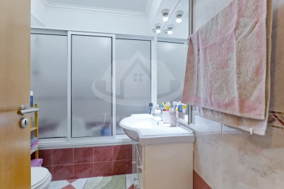 Apartamento T3 para Venda em Santa Iria de Azoia, São João da Talha e Bobadela