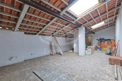 Apartamento T3 para Venda em Santa Iria de Azoia, São João da Talha e Bobadela