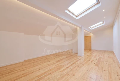 Apartamento T3 para Venda em Santa Iria de Azoia, São João da Talha e Bobadela
