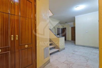 Apartamento T3 para Venda em Santa Iria de Azoia, São João da Talha e Bobadela