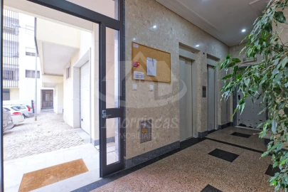 Apartamento T3 para Venda em Santa Iria de Azoia, São João da Talha e Bobadela