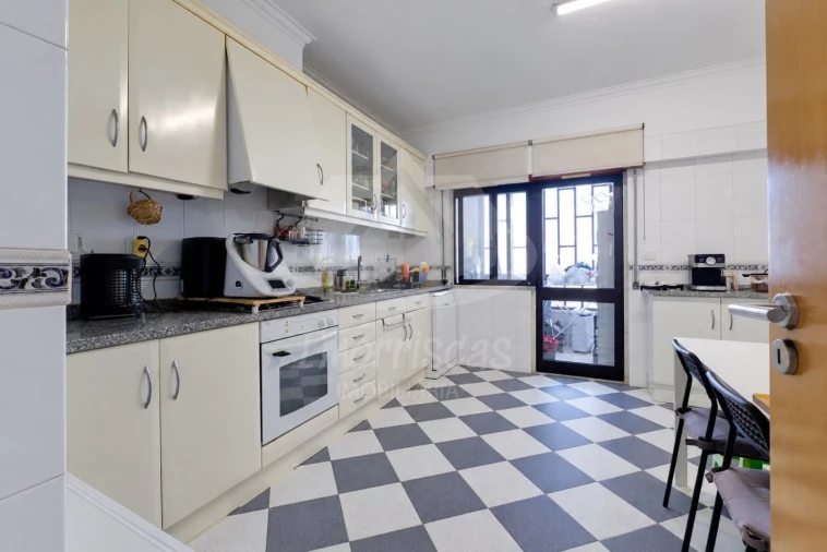 Apartamento T3 para Venda em Santa Iria de Azoia, São João da Talha e Bobadela Foto 4