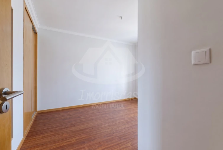 Apartamento T3 para Venda em Santa Iria de Azoia, São João da Talha e Bobadela Foto 24