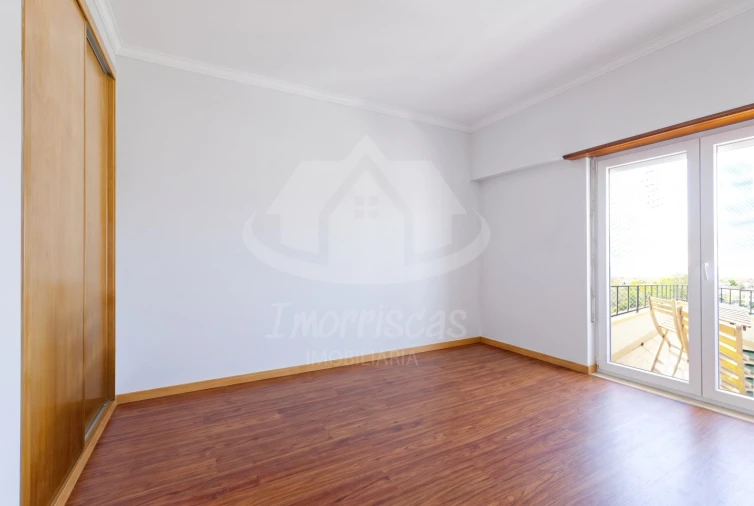 Apartamento T3 para Venda em Santa Iria de Azoia, São João da Talha e Bobadela Foto 25